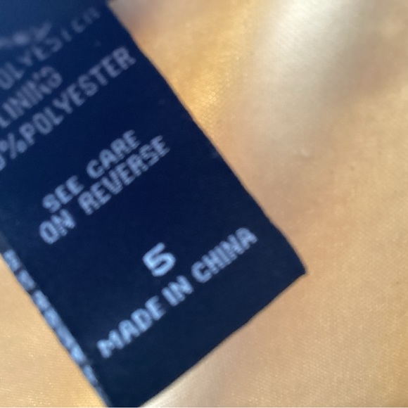 DISNEY HER UNIVERSE BEAUTY THE BEAST COLLECTION HOT TOPIC DRESS Belle Plus Sz 5 - Picture 8 of 12